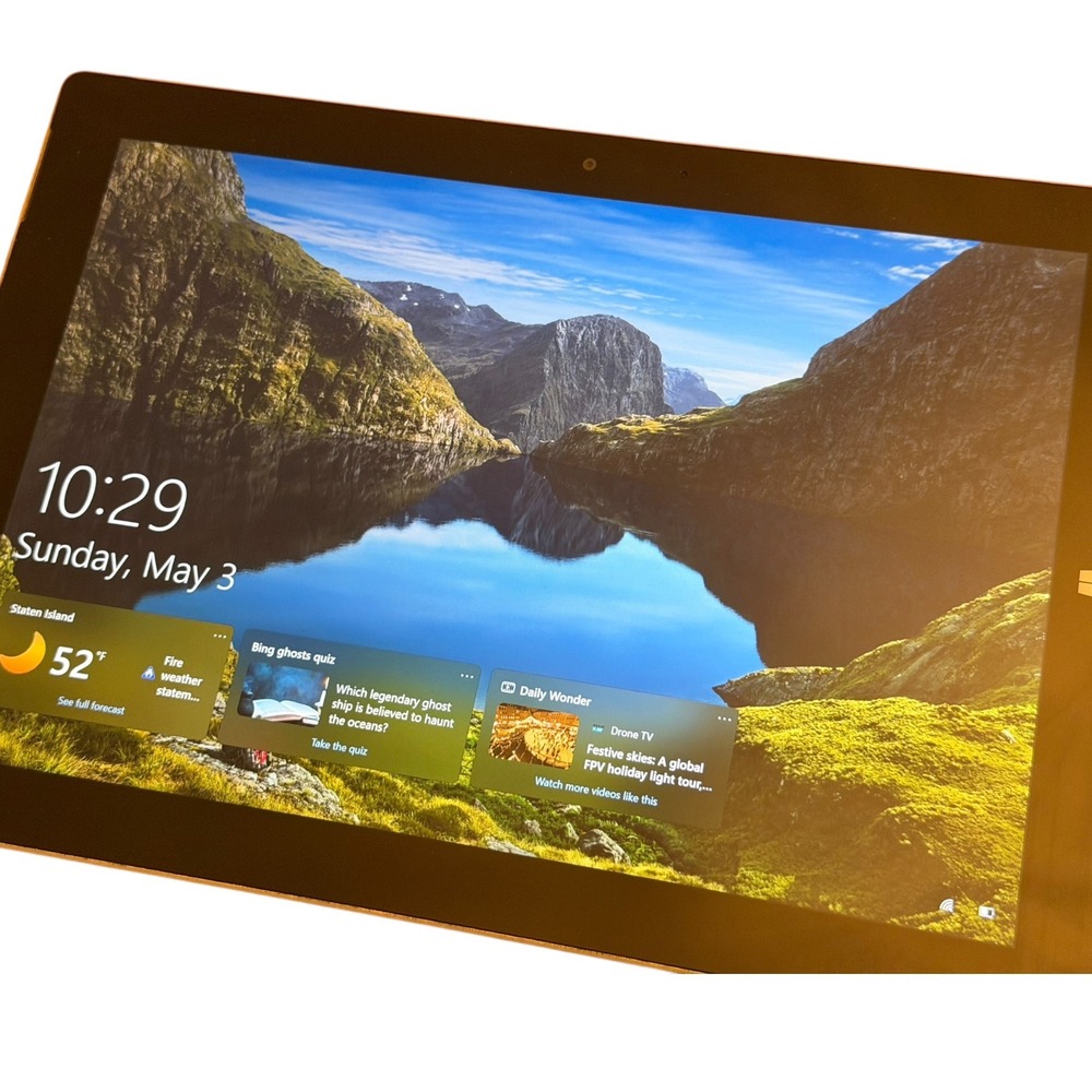 Microsoft Surface 3 1645 Tablet 10.8" Intel Atom 4GB RAM 128GB SSD Windows 10